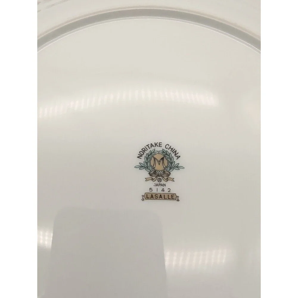 noritake china LaSalle Dinner Plates Set Of 2 Chrysanthemum Gold Rim